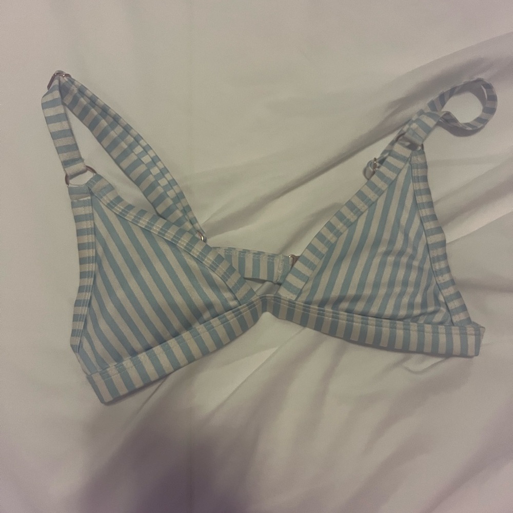 LA Hearts ‘Fixed’ Stripe Triangle Bikini Top - Picture 5 of 9